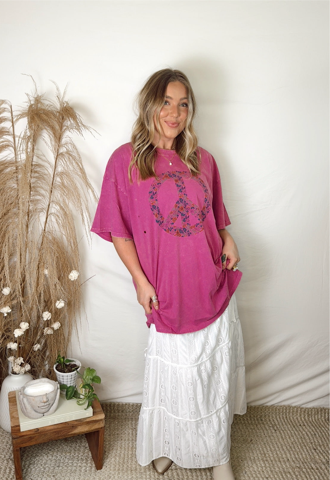 Wanderer's Peace Tee Magenta
