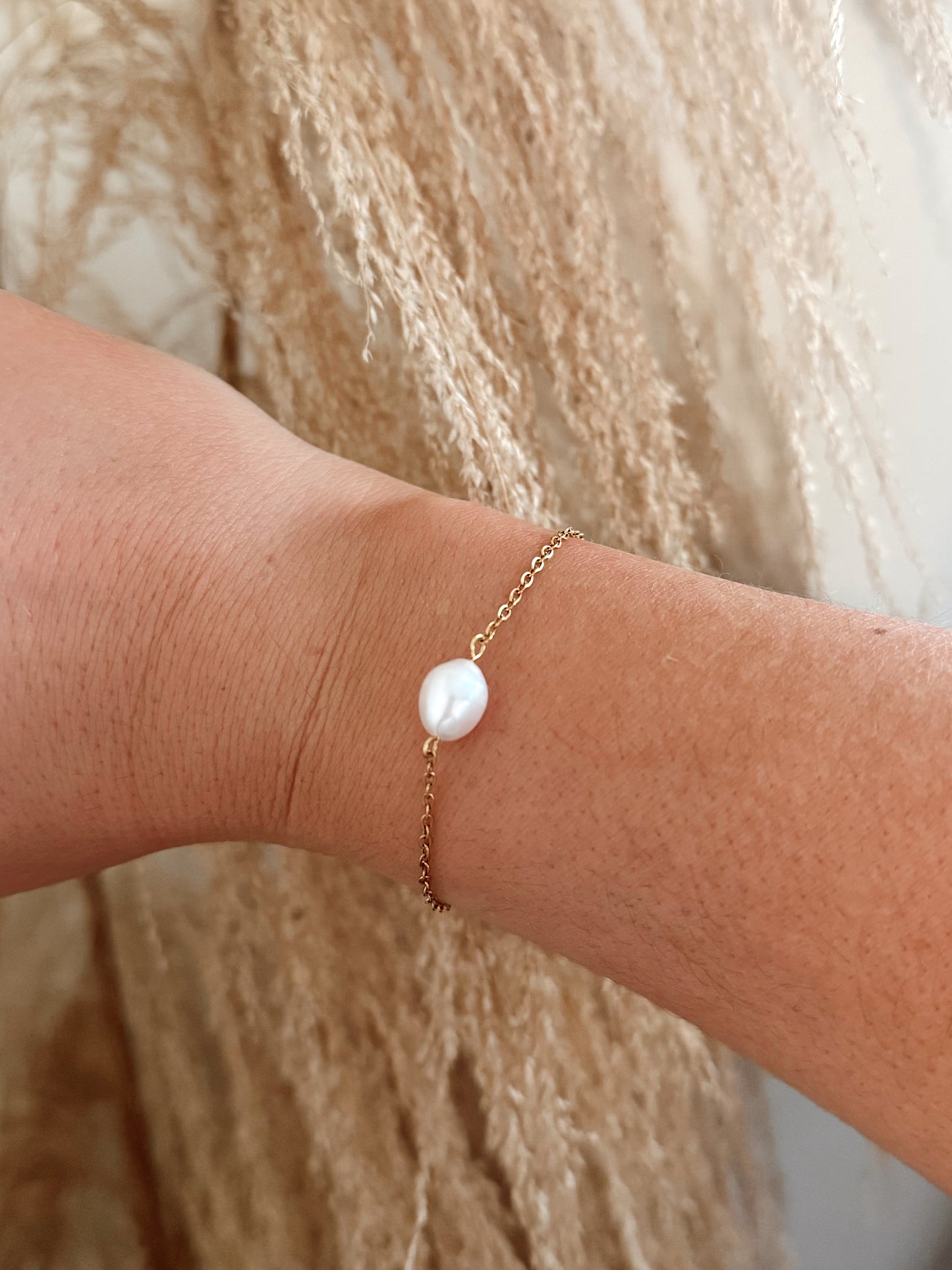 Dainty Pearl Bracelet