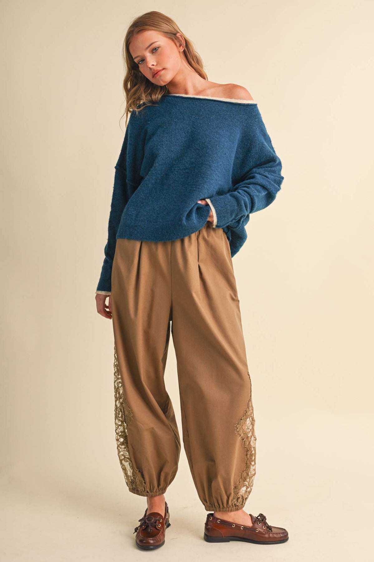 Falling for you Boatneck Sweater