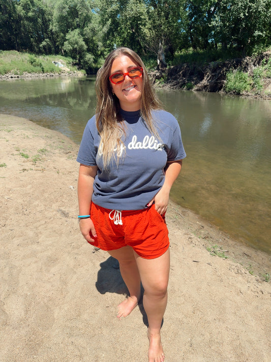 Dilly Dallier Tee