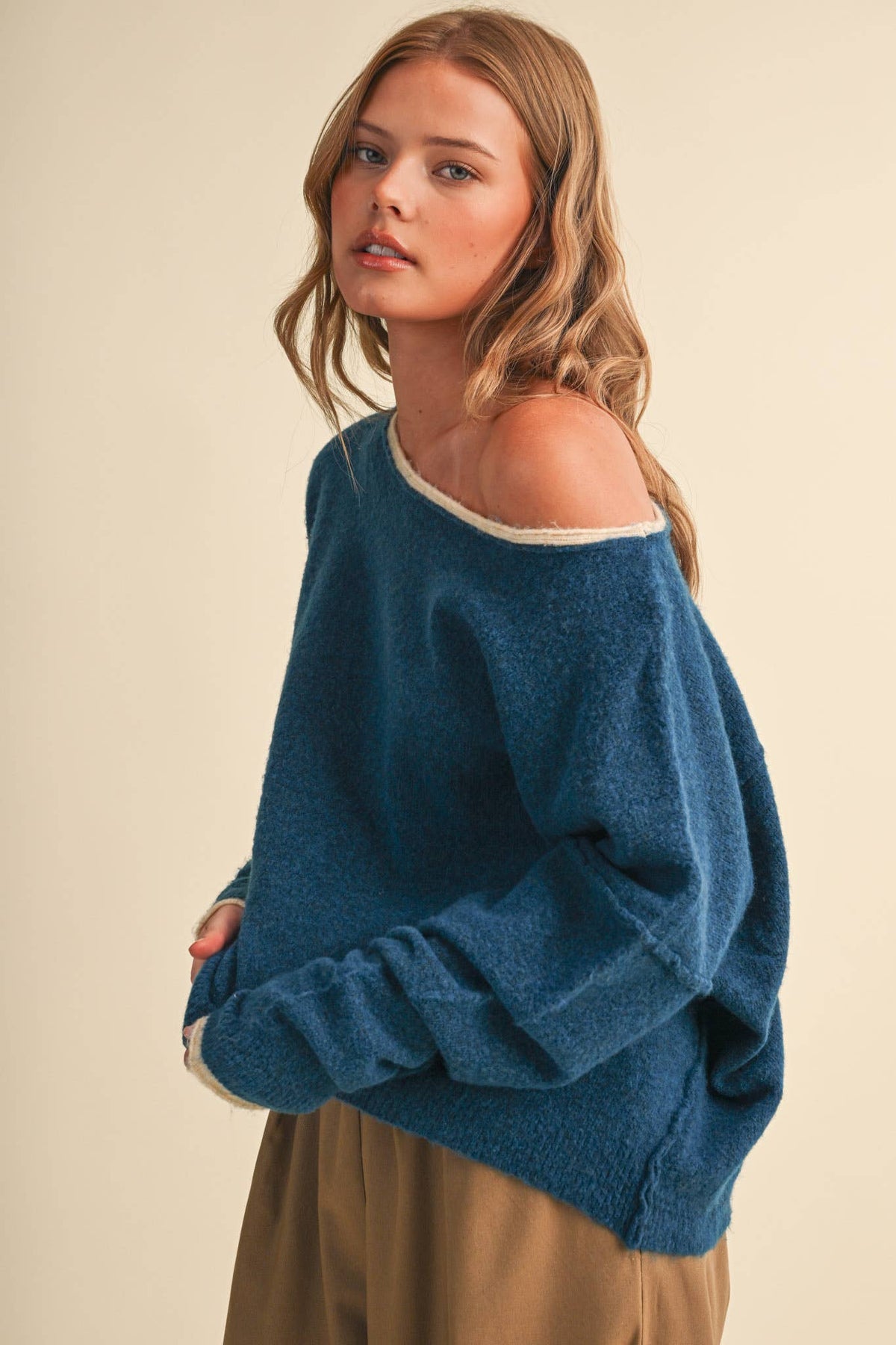 Falling for you Boatneck Sweater