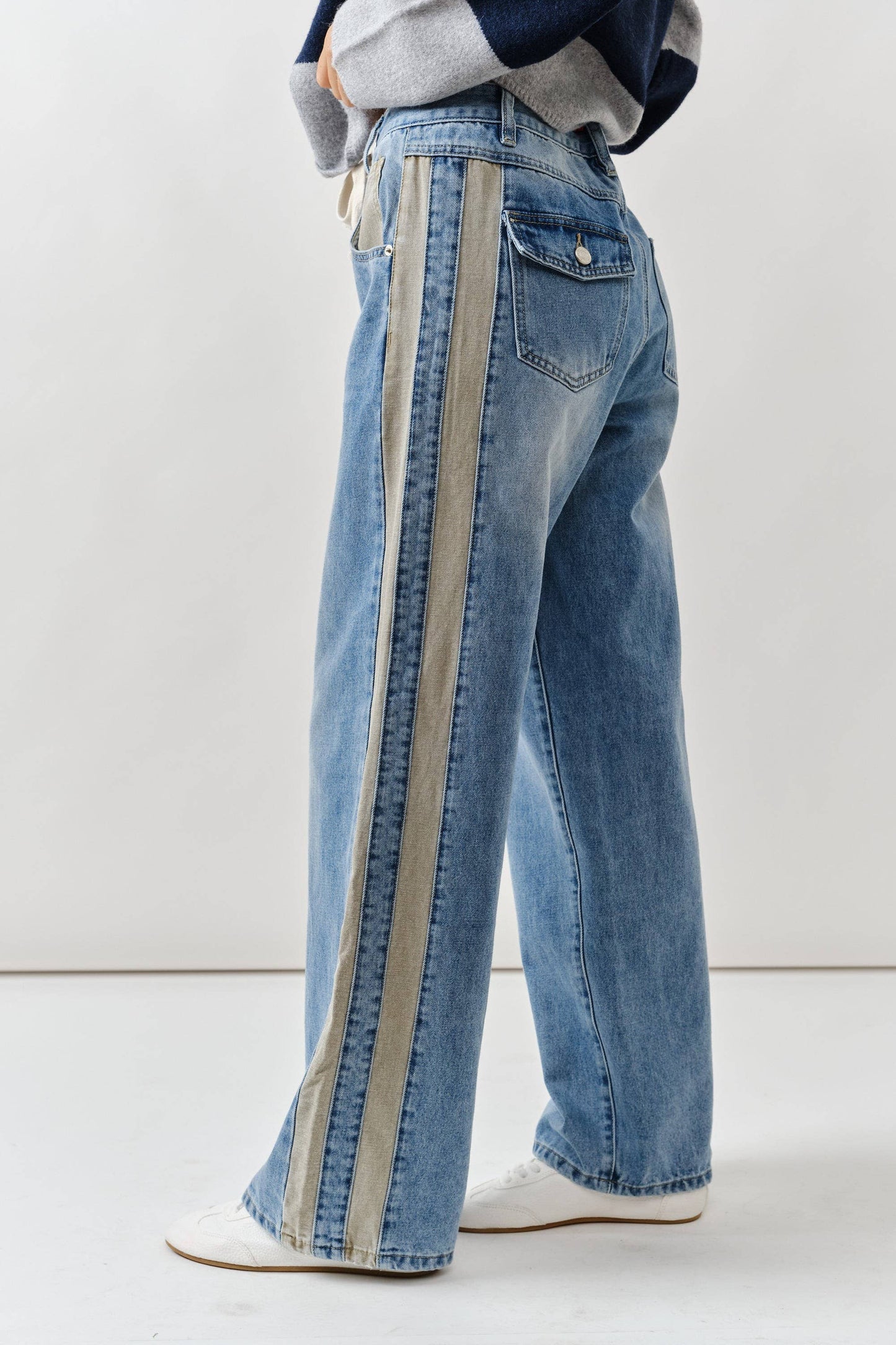Contrast Line Jeans