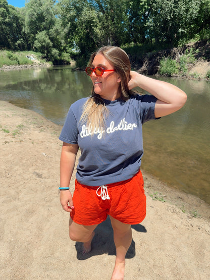 Dilly Dallier Tee