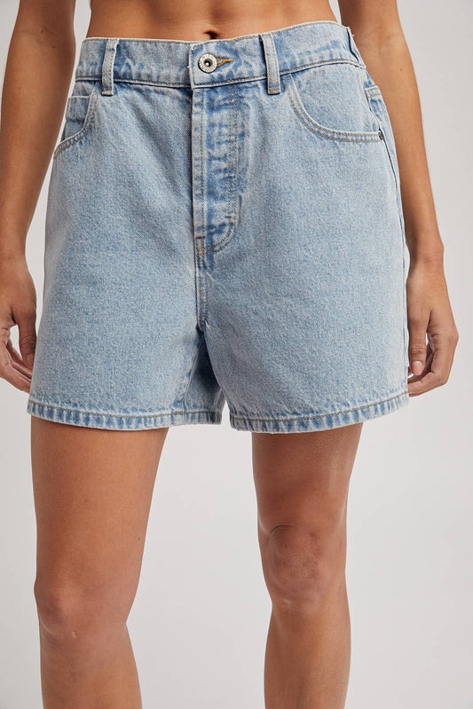 Sunday Stroll Shorts - Light Denim