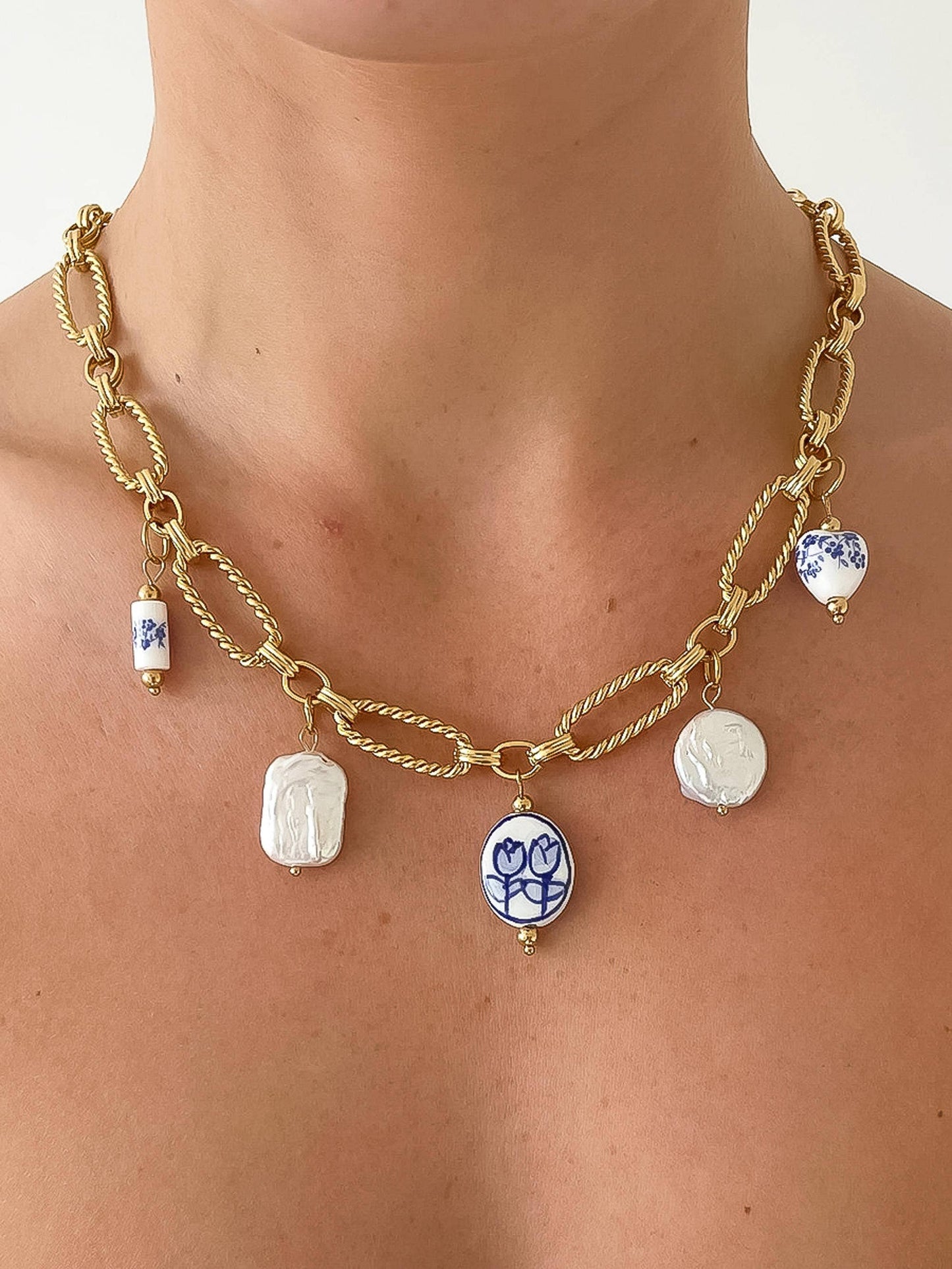 Riela Floral Chain Necklace
