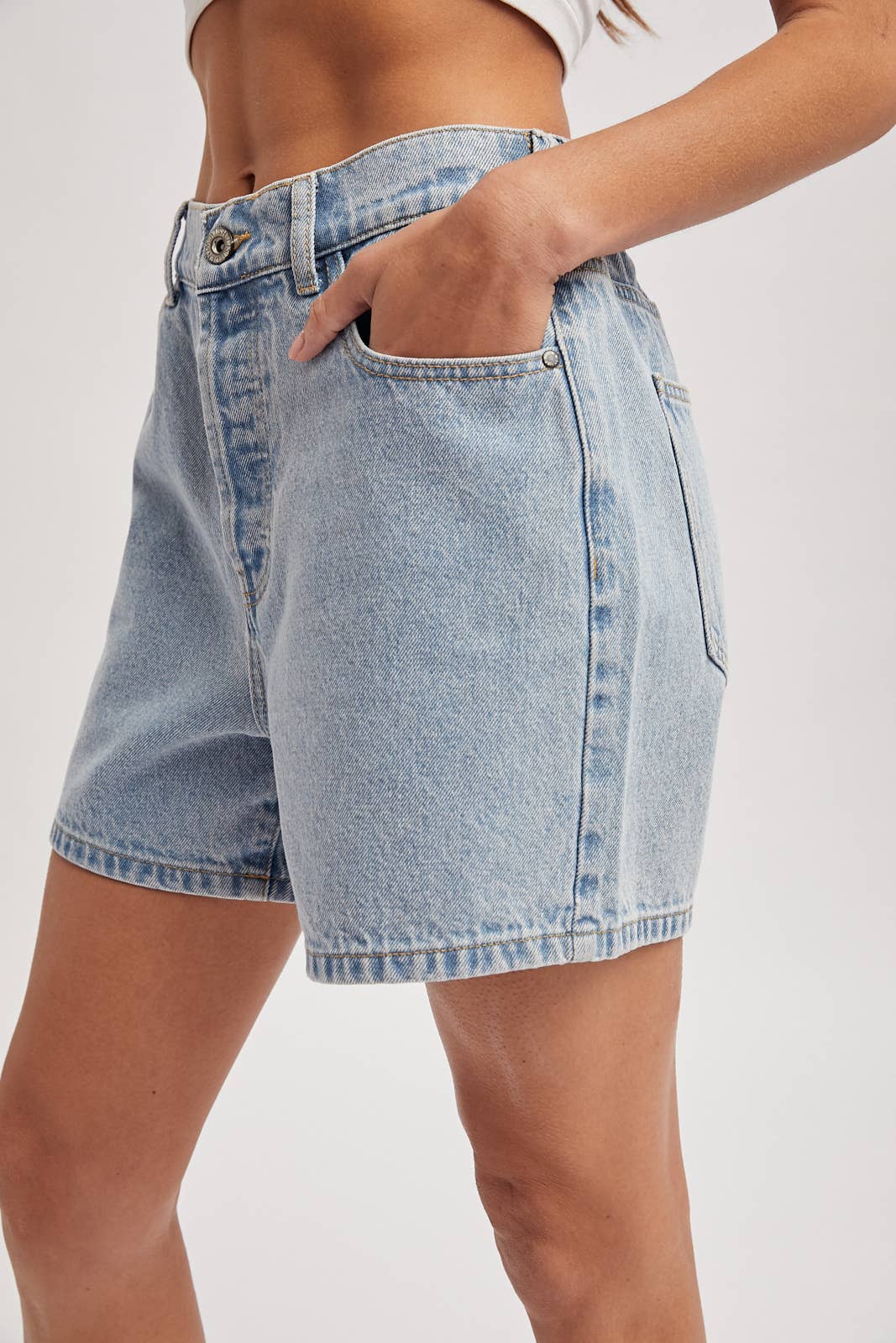 Sunday Stroll Shorts - Light Denim