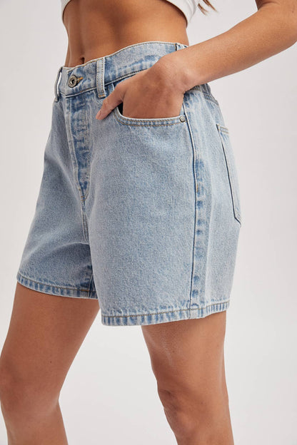 Sunday Stroll Shorts - Light Denim