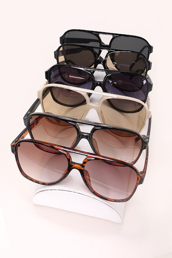 Oversized Retro Sunnies - Black Frame Light Brown Lens